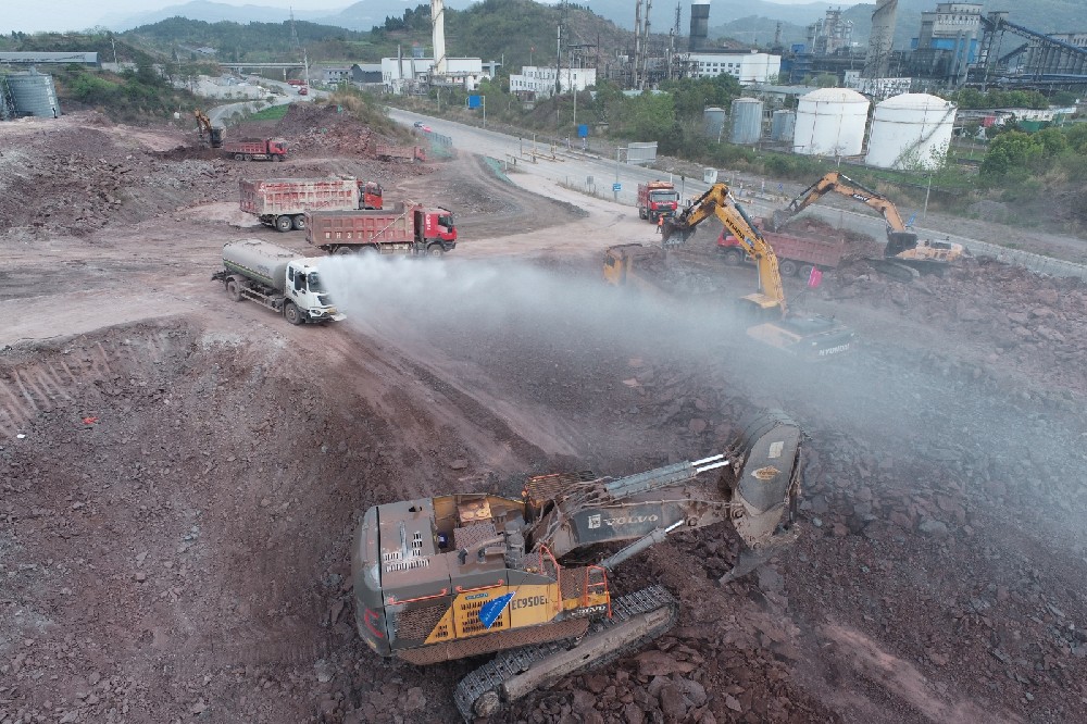 不停工、不斷檔，假期建設忙！